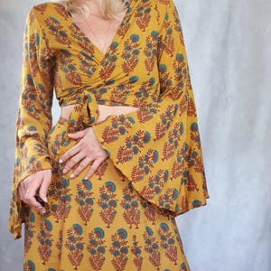 70s Retro Dress bell sleeves, Two-piece Boho Dress floral print, Bohemian Vintage Style dress, Modern Hippie Dress, Cropped Wrap Blouse