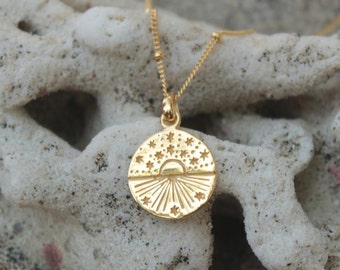 Zarte Münz Halskette Sternenhimmel 925 Silber 22 K 3 Mikron Gold-Vermeil, Boho Medaillon Halskette, Geschenk für Sie, In Bali handgefertigt