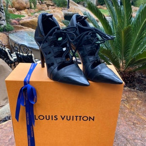 Style and fashion  Louis vuitton slippers, Louis vuitton shoes heels, Louis  vuitton shoes