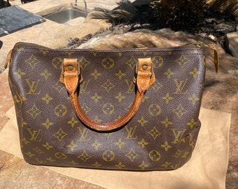 Epic Authentic Louis Vuitton speedy 30 handle bag