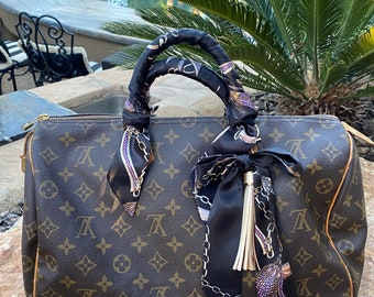 Authentic Louis Vuitton speedy 25 w/ scarf wrapped handles lock and key what a tote bag !