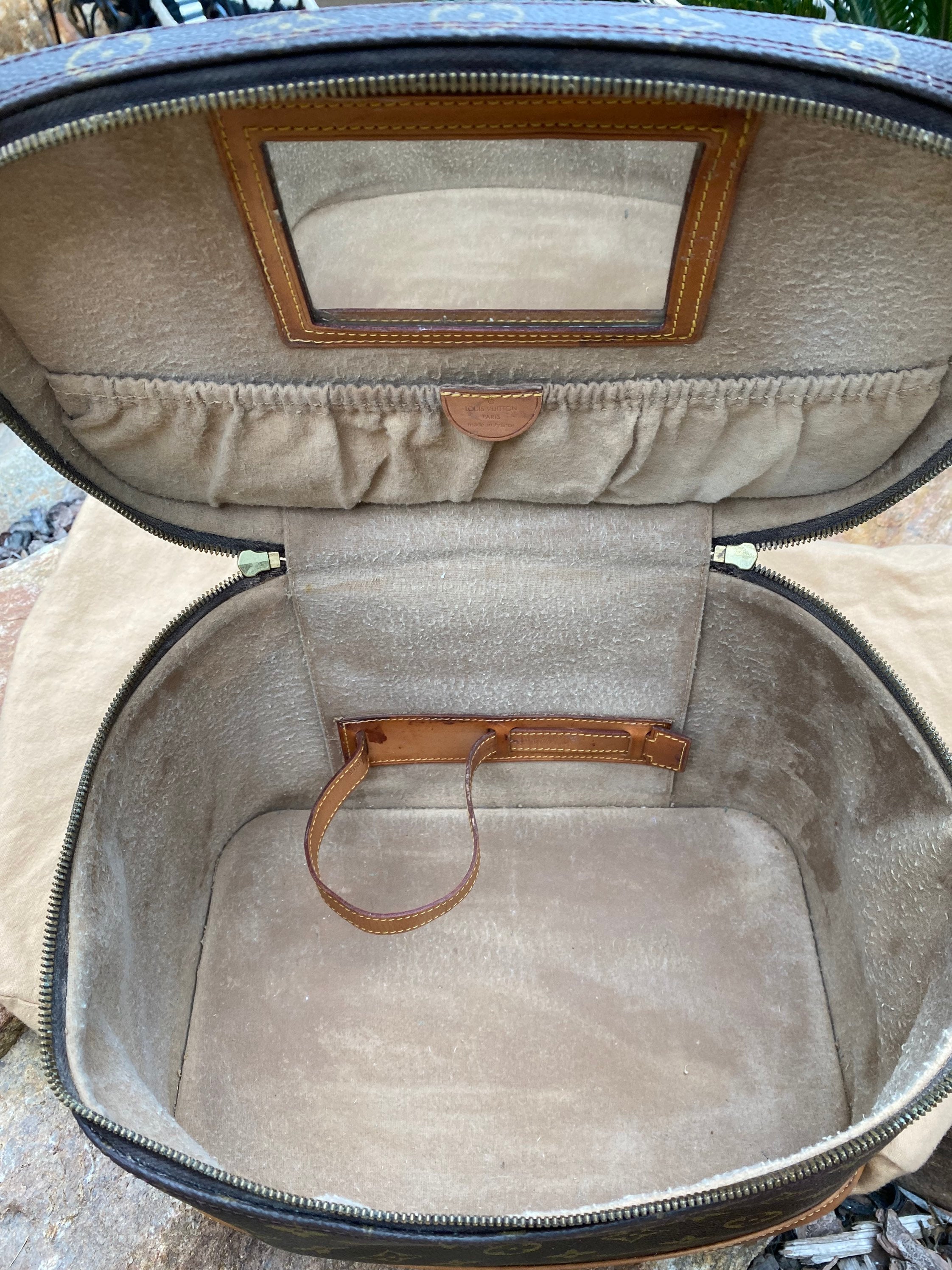 travel vanity case lv