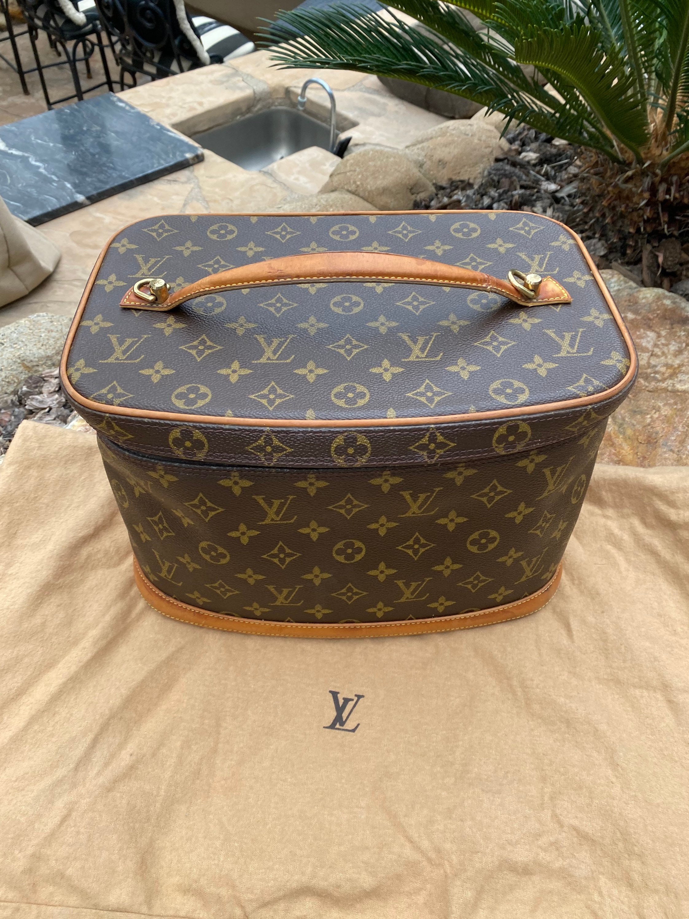 Authentic Vintage Louis Vuitton Monogram Train Makeup Travel Case Bag With  Keys