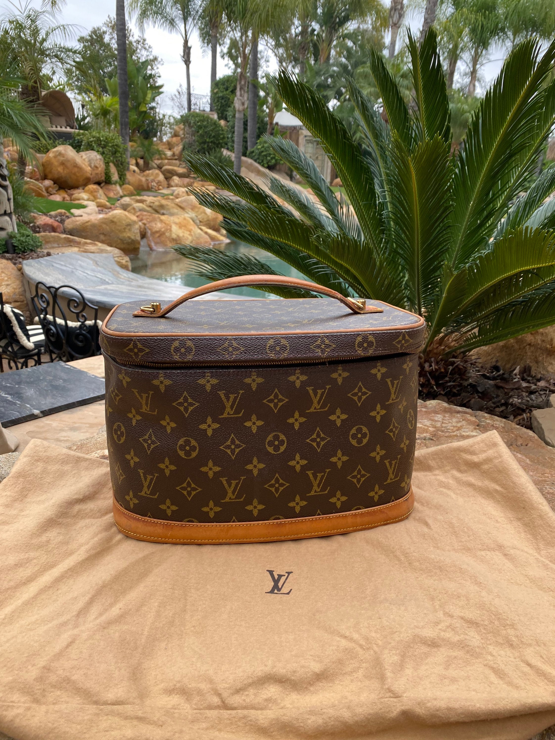 Large Louis Vuitton Makeup Bag 