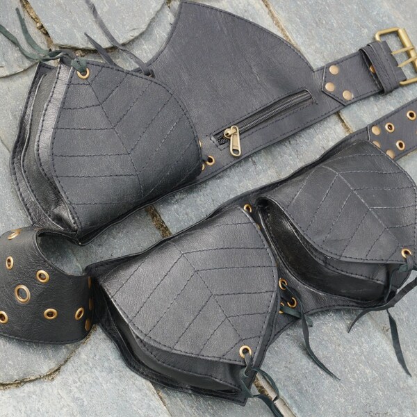 Leder Gürteltasche "Leaves" schwarze Hüfttasche boho hippie Festival style