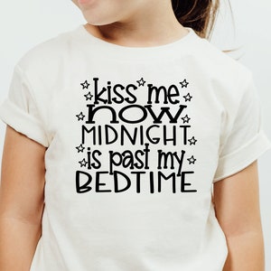 New Year's SVG / Kiss Me Now Midnight Is Past My Bedtime SVG / Stars / Cut File / Clip Art / Southern Spark / svg png eps pdf jpg dxf