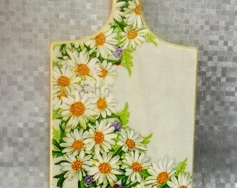 Gift cutting board Wooden kitchen board Board with daisies Cutting board Daisies Family gifts Gift for home Home board Wooden board