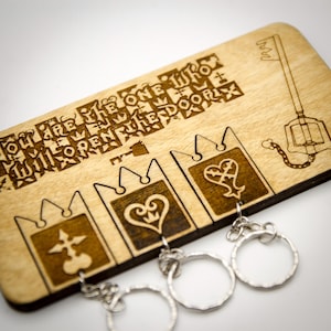 Von Kingdom Hearts inspiriert &quot;&quot;Du bist die Eine&quot;&quot; | Holz-Schlüsselring und Wandhalterung | Laser-cut Schlüsselanhänger | Gaming Home Decor und Geeky Gamer Geschenk