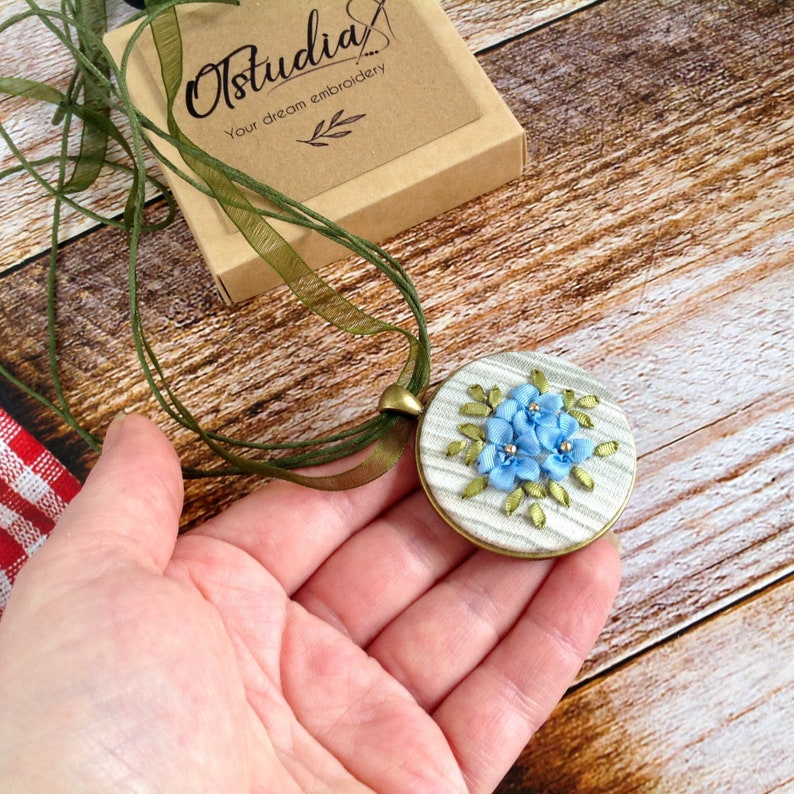 Blue Flowers lace pendant silk ribbons embroidered choker,bronze tone statement necklace