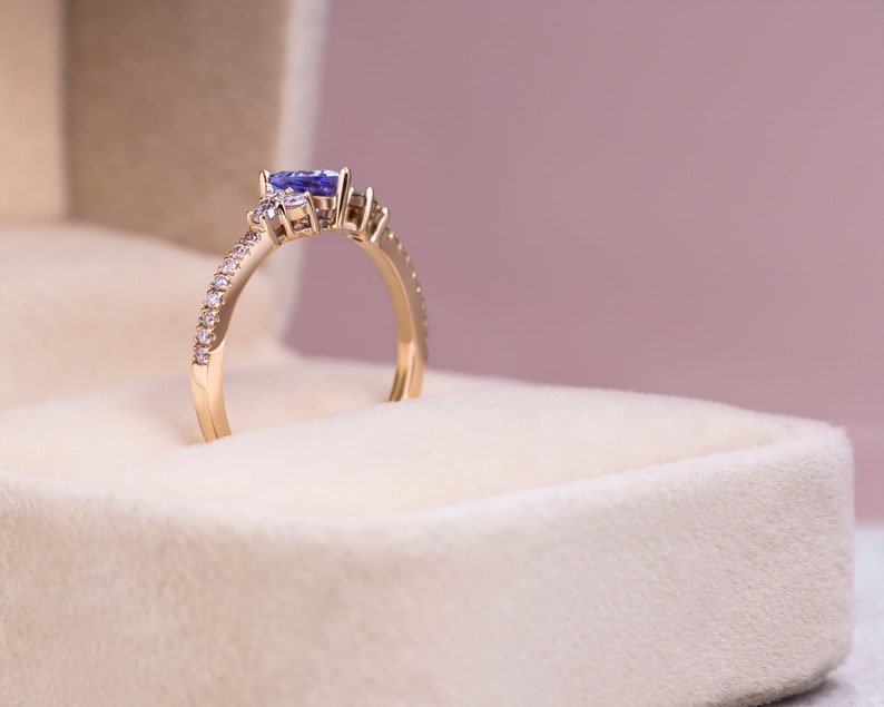 0,75 karaat blauwe tanzaniet en lichtroze diamanten ring, massief 14k roségouden solitaire ring, trilliant geslepen edelsteen en rond geslepen diamant, dames afbeelding 4