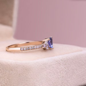 0,75 karaat blauwe tanzaniet en lichtroze diamanten ring, massief 14k roségouden solitaire ring, trilliant geslepen edelsteen en rond geslepen diamant, dames afbeelding 5