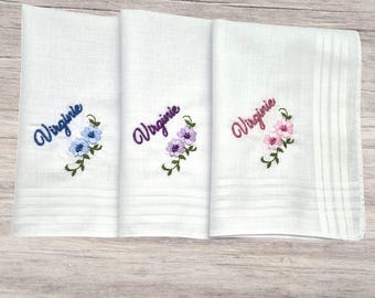 Pañuelos de mujer bordados personalizados – 29 cm, 100% algodón, blancos – Nombre personalizado con diseño floral