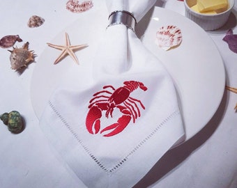 Servilleta de lino con dobladillo blanco con bordado de langosta/servilletas costeras de vida marina/mantelería/servilleta de cena/decoración de mesa/mariscos