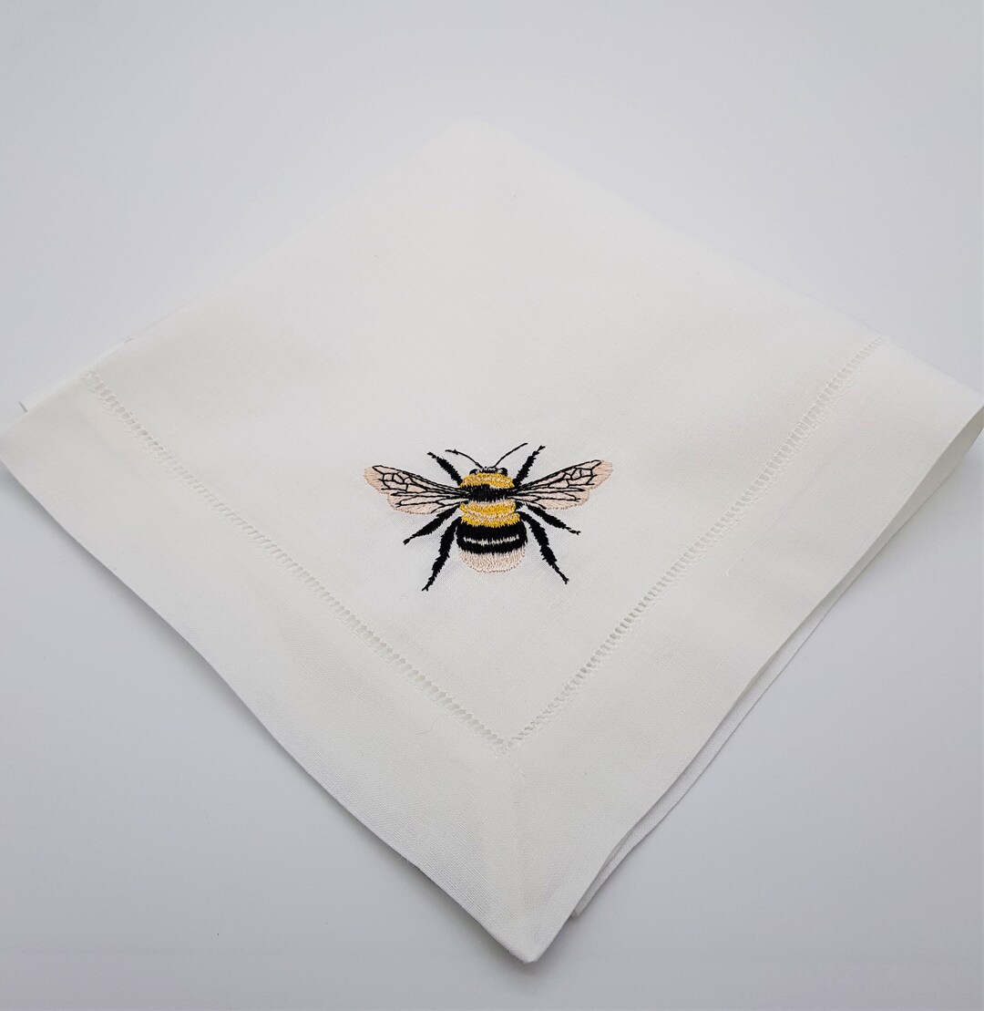 Embroidered Bee Napkin / Cloth Napkin / Dinner Napkins / Linen Etsy