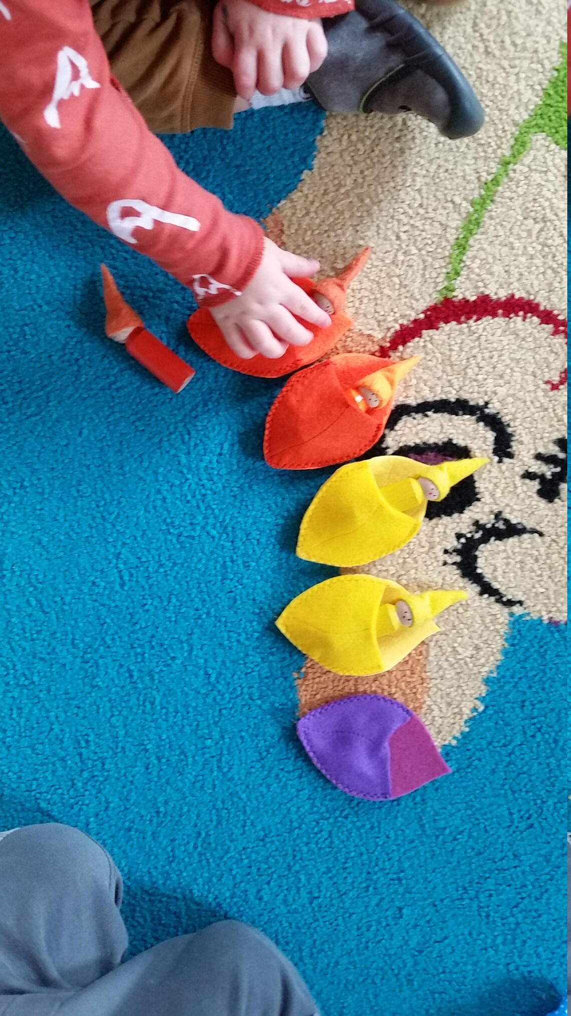 A Set of Six Matching Autumn Leaves and Gnomes Autumn Fall Sensory Toy ...