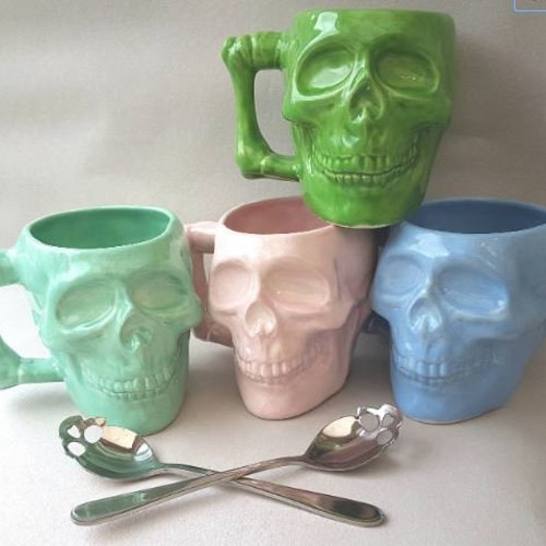 Spooky skull mug, skully mug, skull cup, goth wedding gift, gothic wedding, pastel skull mug, Goth skull, Ceramic skull, Halloween mug