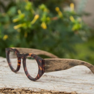 Handcrafted tortoiseshell acetate and wood glasses frames. Unisex oversized  round reading glasses with keyhole bridge. Gift for teacher