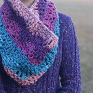 Crochet Pattern - Chunky Cluster Lace Cowl - Digital Download Only