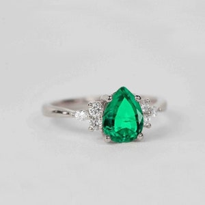 Pear Cut emerald Engagement Ring | Unique Emerald and Diamond Cluster Ring | Wedding bridal Ring | 9k/14k/18k White Gold Ring for Women