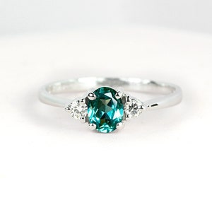 Oval Cut Mint Green Sapphire Ring | Green Sapphire Diamond Anniversary Ring | Bridal Ring | Promise Ring | Wedding And Engagement Ring