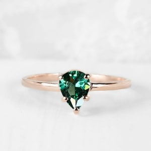 Pear Cut Mint Green Sapphire Dainty Ring | Green Sapphire Art deco Ring | Pear Cut Classy Sapphire Ring in 9k/14k/18k Rose Gold for her