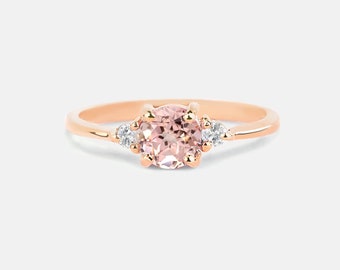 Peach sapphire three stones engagement ring | Round peach sapphire and diamond ring | Art deco peach sapphire ring | Vintage bespoke ring