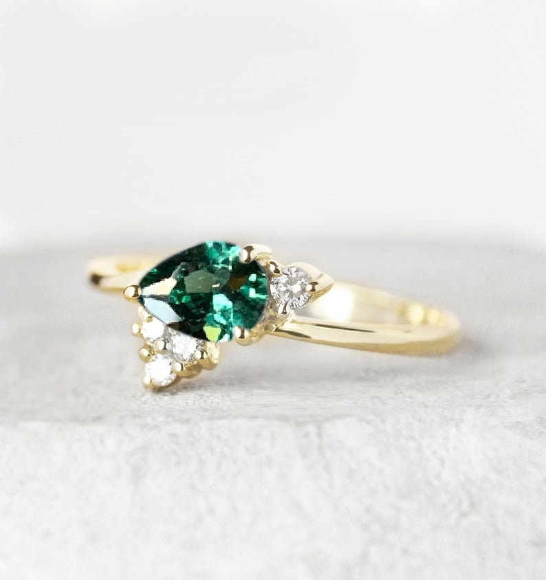 Mint Green Sapphire and Diamond Engagement Ring Round - Etsy UK