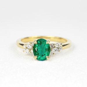 Emerald Art deco Ring | Oval Cut Emerald Cluster Ring | Vintage Ring | Wedding bridal Dainty Ring | 9k/14k/18k Yellow Gold Ring for Her