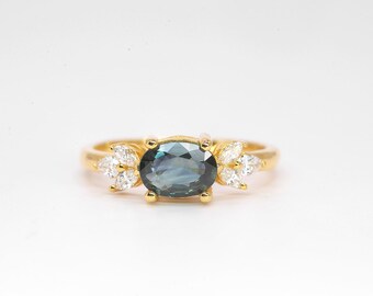 Anillo de compromiso Art Déco en oro rosa con zafiro ovalado color verde azulado y diamante talla marquesa / Un regalo único para ella