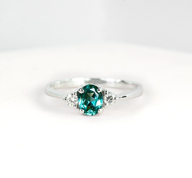 Oval Cut Mint Green Sapphire Ring Green Sapphire Diamond Etsy UK