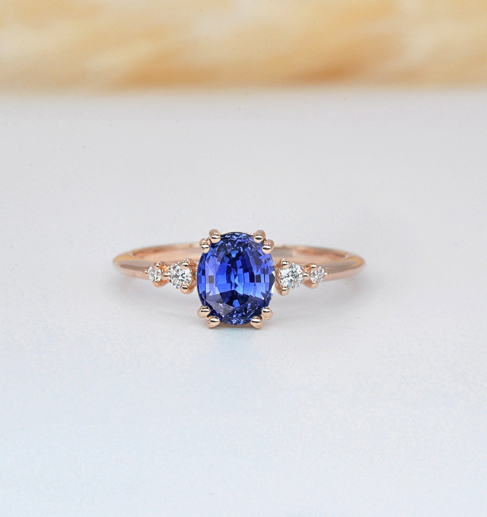 Anillo de compromiso con zafiro azul de Ceilán y diamantes / Anillo de propuesta con zafiro azul ovalado / Anillo de compromiso nupcial en oro de 9k/14k/18k o platino