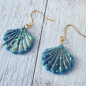 Polymer Clay Clam Beach Earrings, Handmade Ocean Jewelry, Shell Dangle Earrings, Beach Lover Gift, Sea Inspired