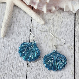 Polymer Clay Clam Beach Earrings, Handmade Ocean Jewelry, Shell Dangle Earrings, Beach Lover Gift, Sea Inspired