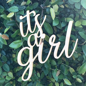 Maternity Photo Prop Sign It&#39;s a Girl Photography Prop for Pregnancy Pictures or Shower Decor New Baby Celebration Memento Sign