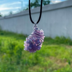 Wire Wrapped Grape Agate Pendant on Memory Wire Chain, Amazing Grape Agate Pendant with Stainless Steel Wire, Beautiful Grape Agate Necklace