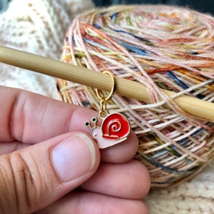 Happy Snail Stitch Markers/ Crochet Progress Keepers / Stitch Marker / Enamel Stitch markers