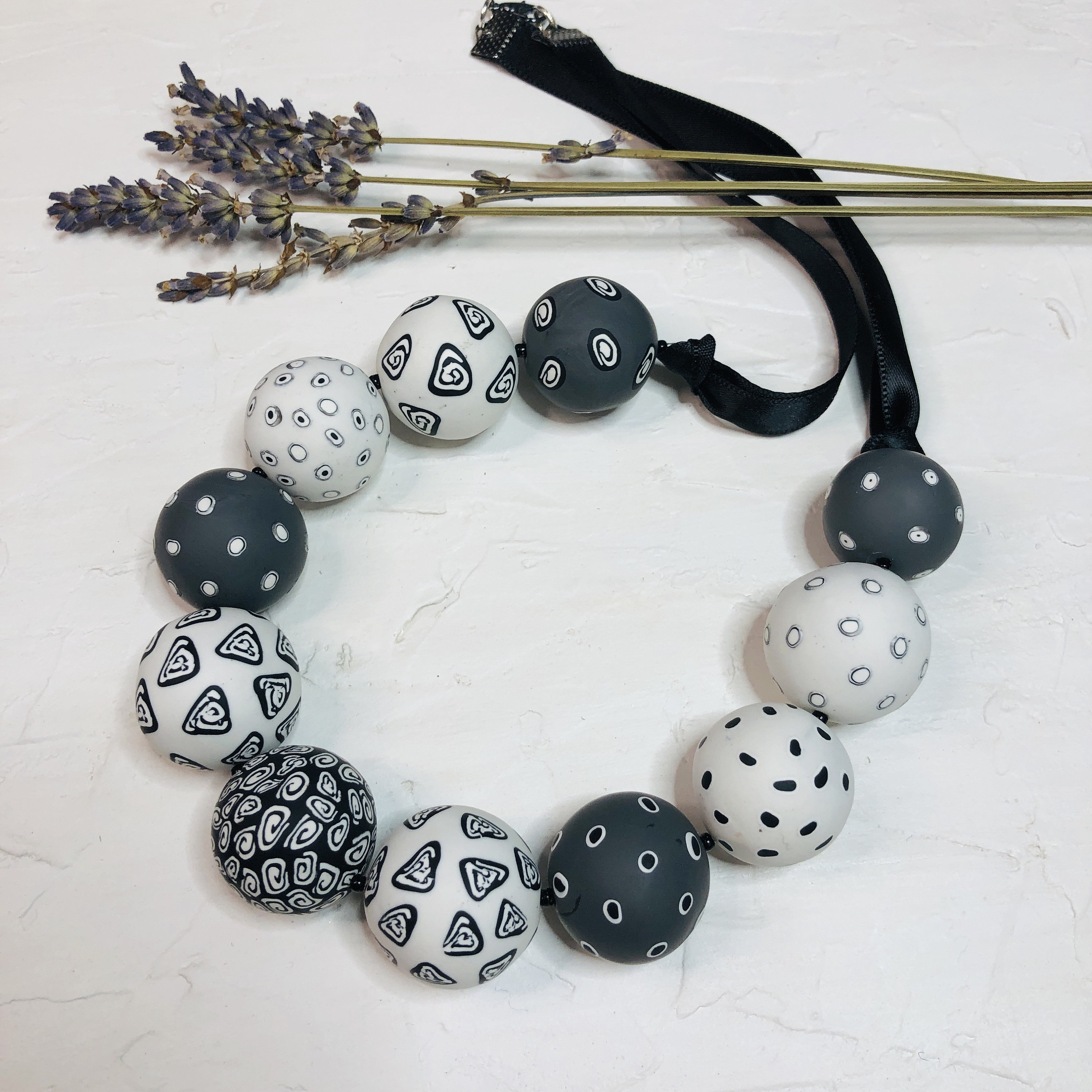 18-19 Mm Black White Polymer Clay Round Beads Set of 12 Monochrome