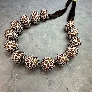 Animal print bold beaded necklace Safari style necklace Giraffe print exotic beads necklace elegant white brown necklace
