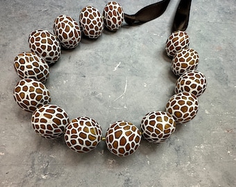 Animal print bold beaded necklace Safari style necklace Giraffe print exotic beads necklace elegant white brown necklace