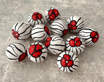 19 mm Red flower black white polymer clay round beads set of 12/ black strips pattern/ DIY beads craft jewelry supplies/ assorted clay beads
