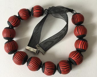 Collar de rayas rojas y negras/Collar llamativo con cuentas/Joyería urbana/Estilo callejero/Conjunto rojo y negro/Regalo de Navidad/Regalo para novia/