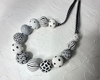 Black white dots Beaded chunky necklaces, Round monochrome beads, elegant dots print necklace, Little black dress necklace, mothers day