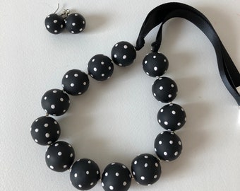 Black white classic polka dot necklace/round black beads necklace/elegant short necklace for black dress/mothers day gift/graduation gift