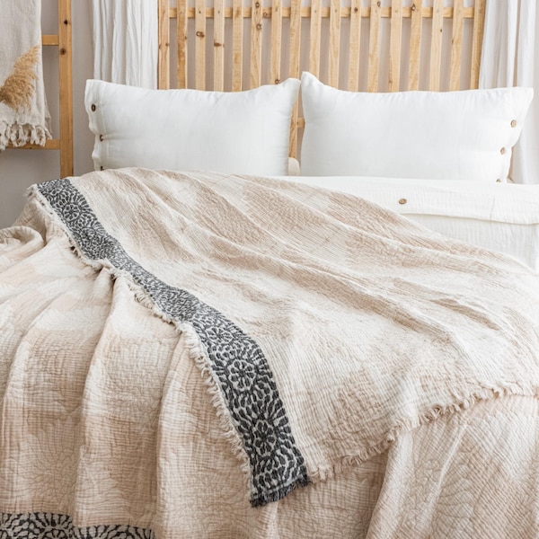 King Size Muslin Blanket: Crane Pattern Cotton Bedspread - Japandi Boho Style