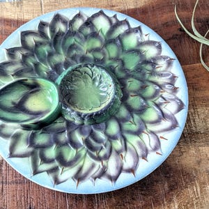 Majolica Italy Ceramic Artichoke Plate 9.5&quot; - Stamped Italy 6605D