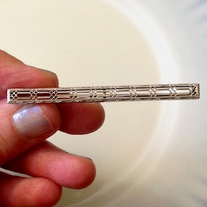 Antique 1920&#39;s 14K White Gold Filigree Milgrain Bar Pin, Classic Jewelry, Geometric Design