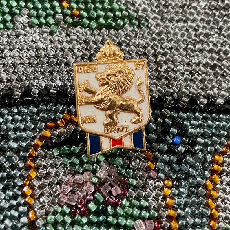 Vintage Accessocraft WW II Era English Patriotism Lapel Pin, Charging Lion on Crest, Dieu Et Mon Droit God and My Right Official Lapel Pin image 4