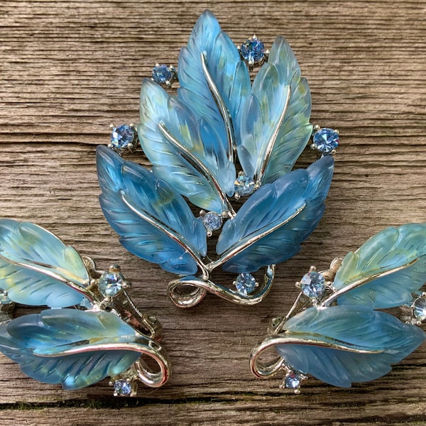 Vintage Signed Lisner Blue Thermoset Molded Leaf Rhinestone Brooch and Clip Earring Set, Silver Tone, Blue Sky in Winter or Spring Time Set