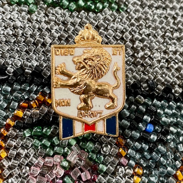 Vintage Accessocraft WW II Era English Patriotism Lapel Pin, Charging Lion on Crest, "Dieu Et Mon Droit" God and My Right Official Lapel Pin