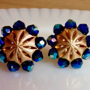 RARE Crown Trifari Gold Tone/Peacock Blue Aurora Borealis Rhinestone Textured Clip Earrings, Collectable Mid-Century Jewelry